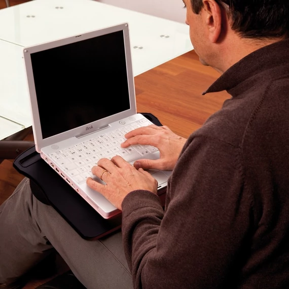 Laptoptartó párna