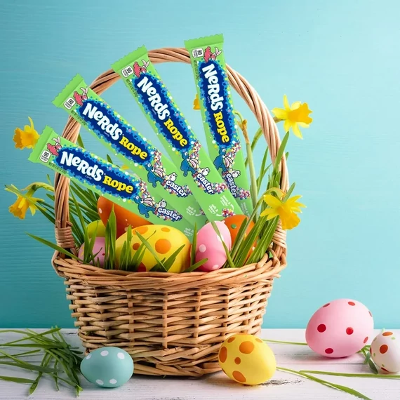 Nerds Rope Hoppin húsvéti gyümölcs ízű cukorkás gumicukor 26g