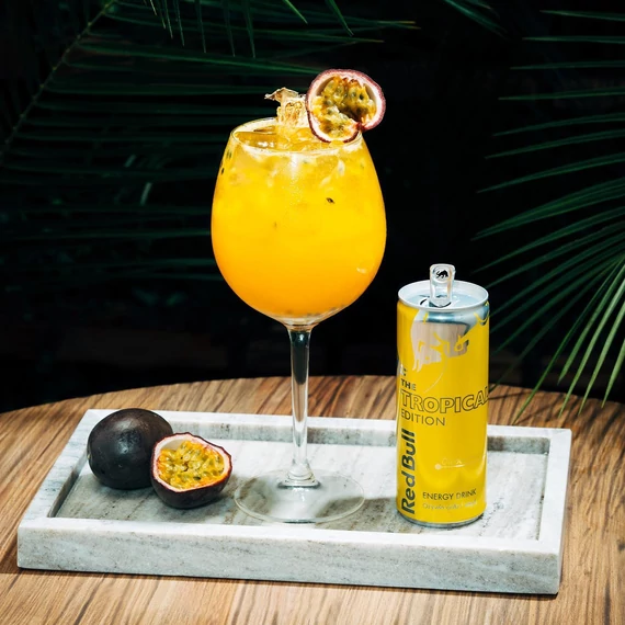 Red Bull Tropical trópusi energiaital taurinnal 250ml