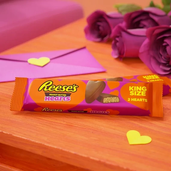 Reeses Hearts King size szivecskés romantikus mogyoróvajas-karamellás tejcsokoládé 68g