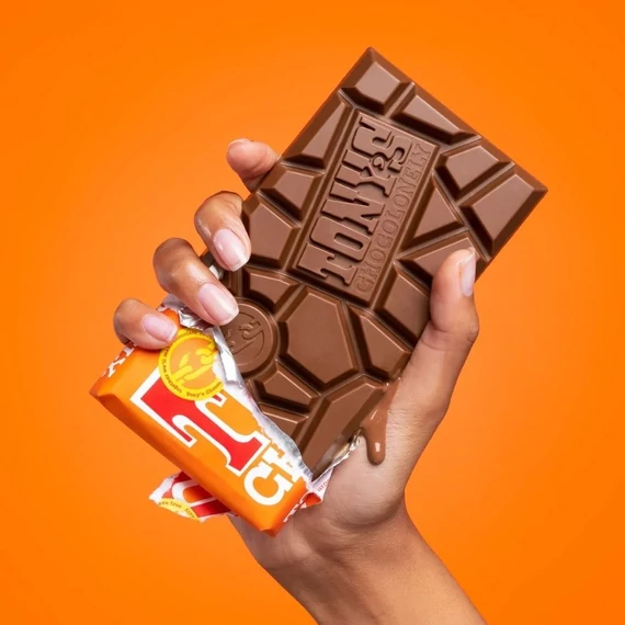 Tonys Chocolonely Milk Caramel Sea Salt Bar tengeri sós-karamellás tejcsokoládé 180g